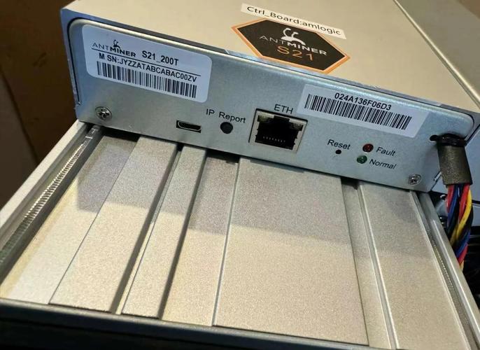 High efficiency mining rig hosted in a professional data center